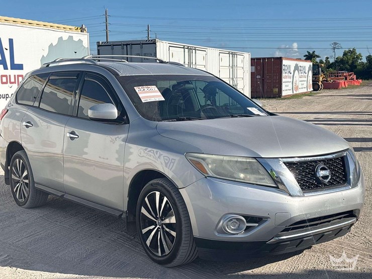 2016-nissan-pathfinder-image-2