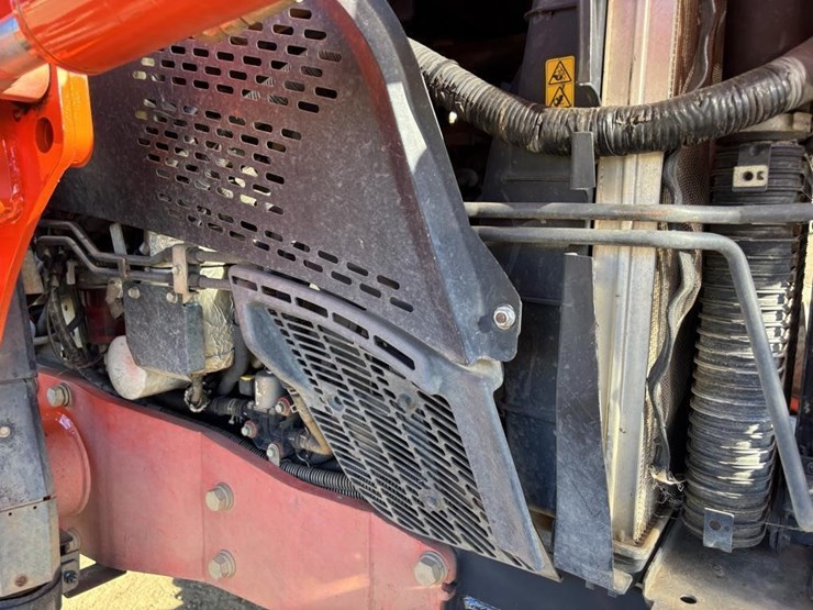 2018-kubota-m5-111d-image-46