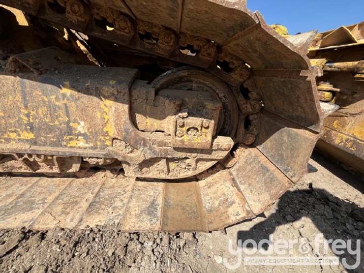 2023-komatsu-d61pxi-24-image-7