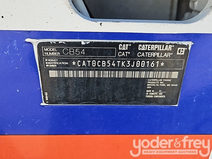 2014-caterpillar-cb54xw-image-26