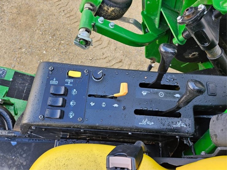 2021-john-deere-1600-turbo-image-29