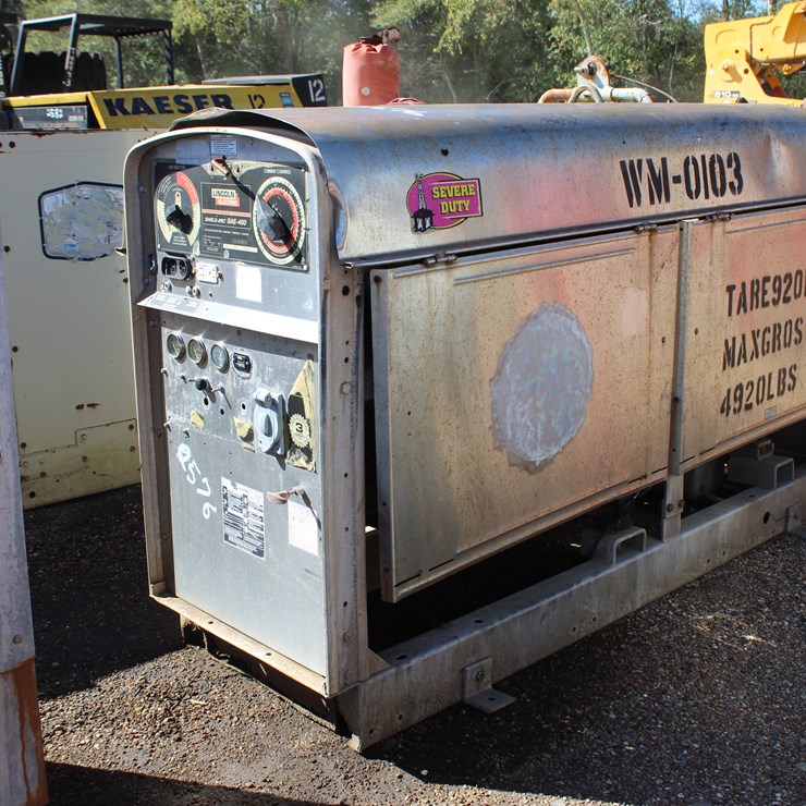 #2576 • LINCOLN SAE400 WELDER | PARTS OR REPAIR