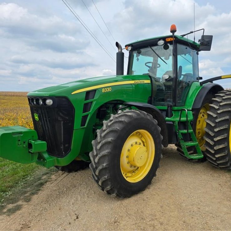 JOHN DEERE 8330