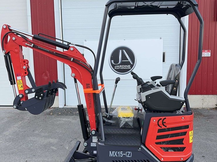 2025-agt-mx15z-mini-excavator-image-8