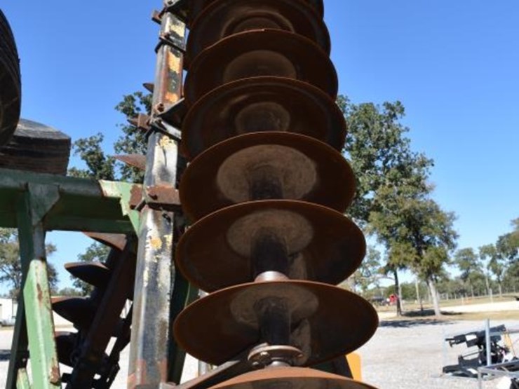 john-deere-235-image-6