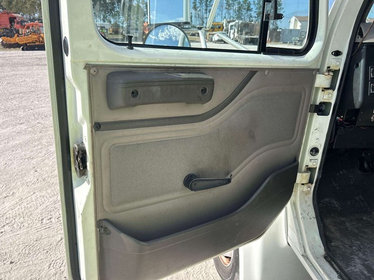 2002-international-4700-image-15