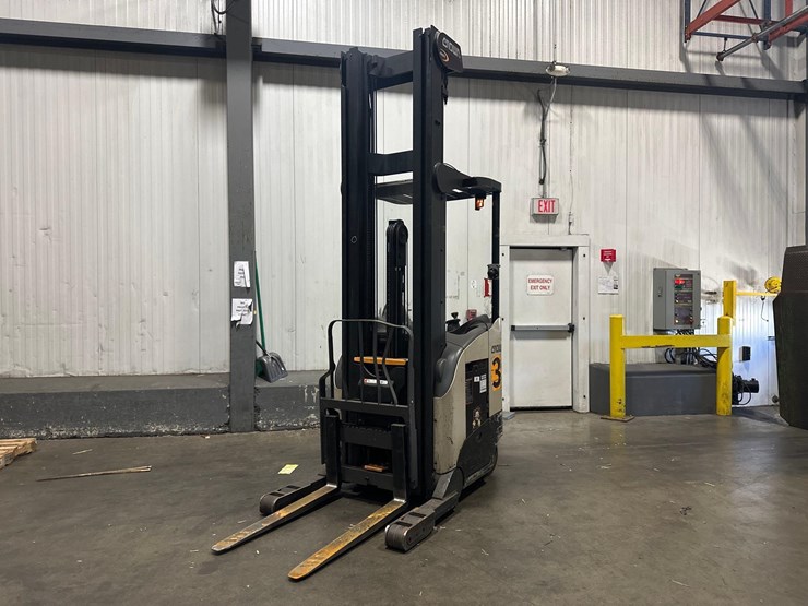 2019-crown-rr5725-35-image-2