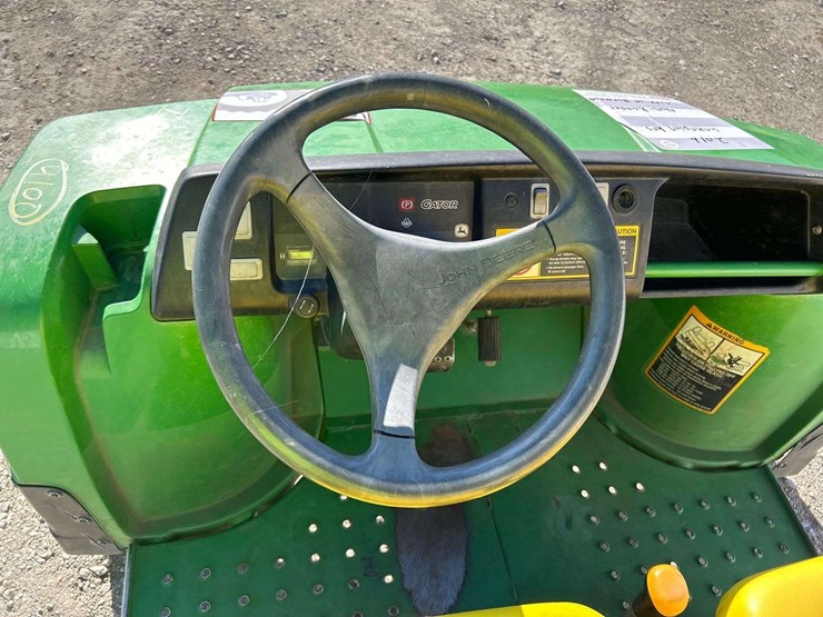 2016-john-deere-gator-image-8