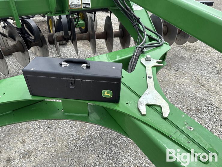 john-deere-2720-image-11