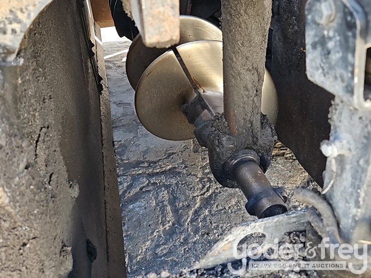 2017-caterpillar-ap-1000f-image-22