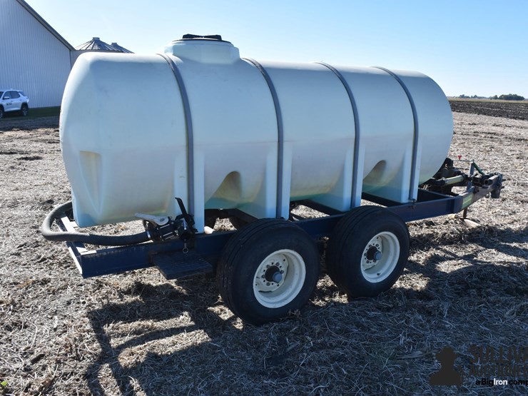 schaben-industries-1,000-gal-poly-nurse-trailer-image-5