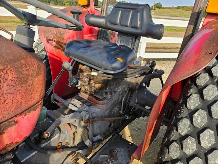 massey-ferguson-240-image-25