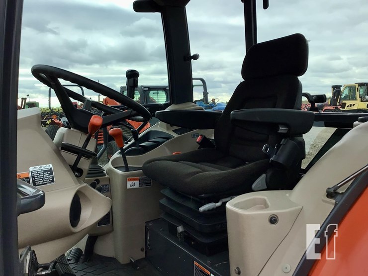 2021-kubota-m7060-image-17