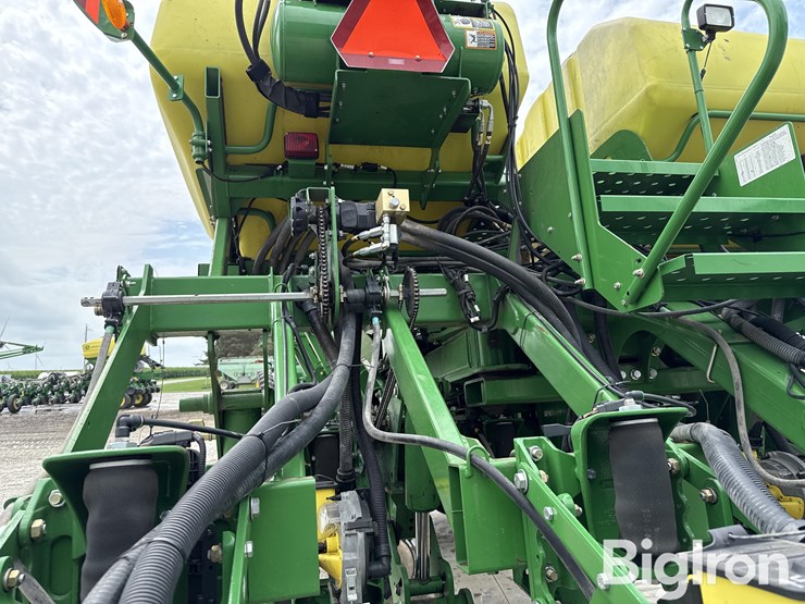 john-deere-16-image-20