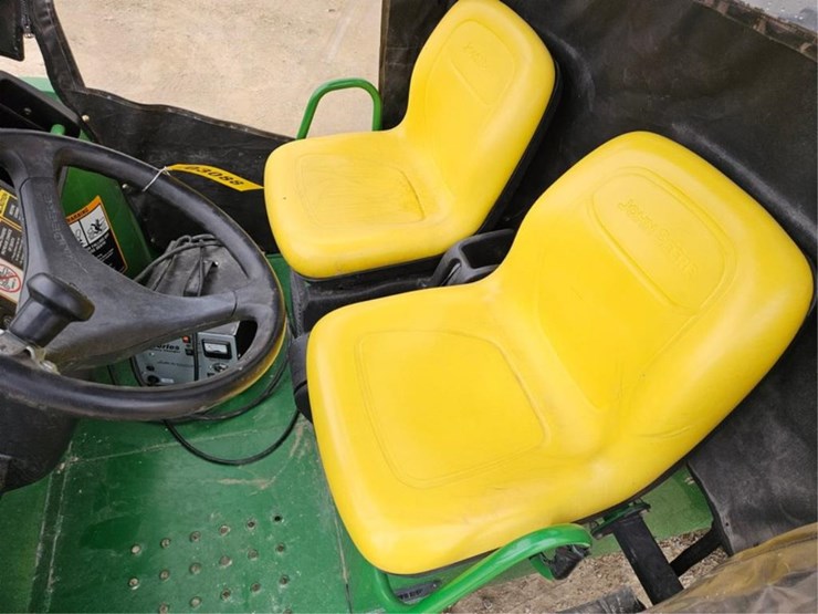 2011-john-deere-gator-image-23