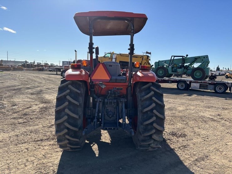 2019-kubota-m7060d-image-8