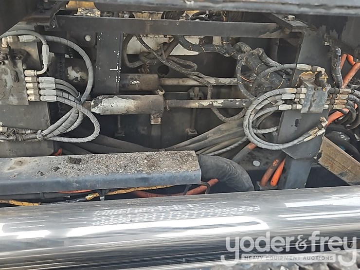 2012-caterpillar-ap-1055e-image-25