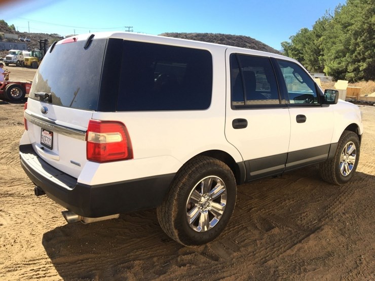 2017-ford-expedition-image-3