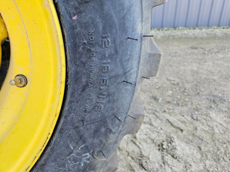 john-deere-2320-image-42