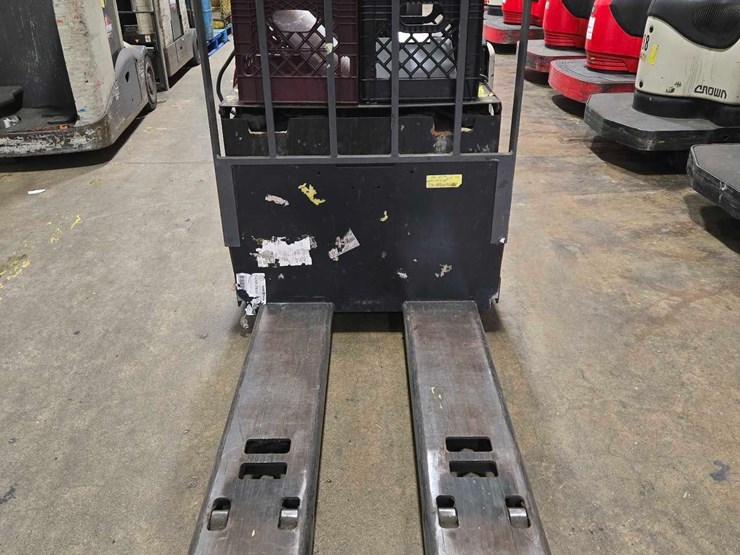 2017-crown-pe4500-60-image-5