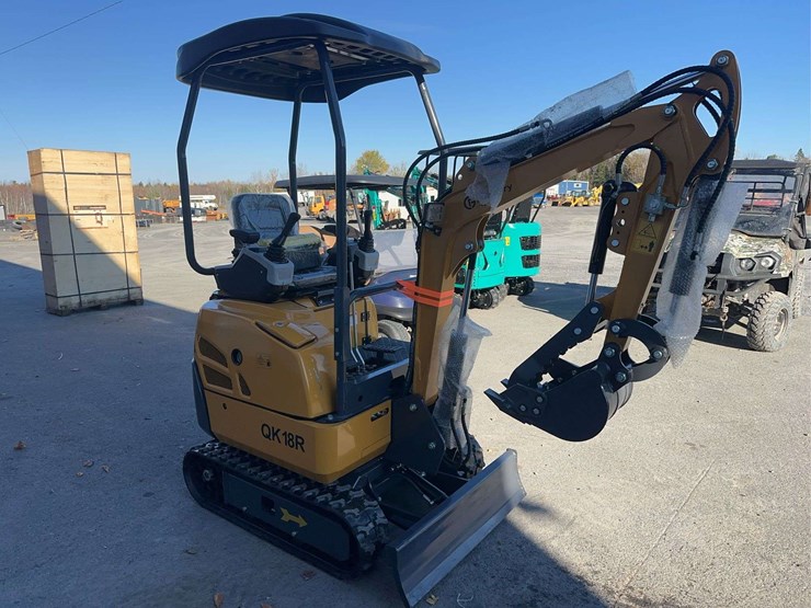 2025-cfg-qk18r-mini-excavator-image-3