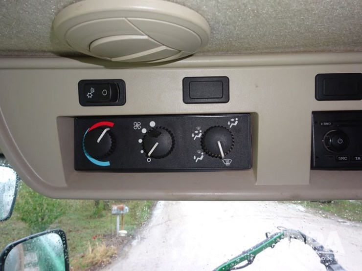 2017-john-deere-r4038-image-125