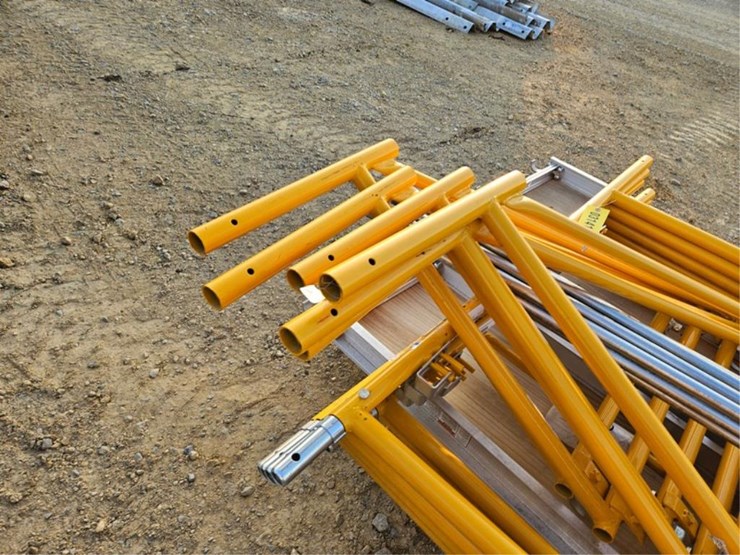 #3141-•-new-scaffold-with-3-walk-planks-image-12