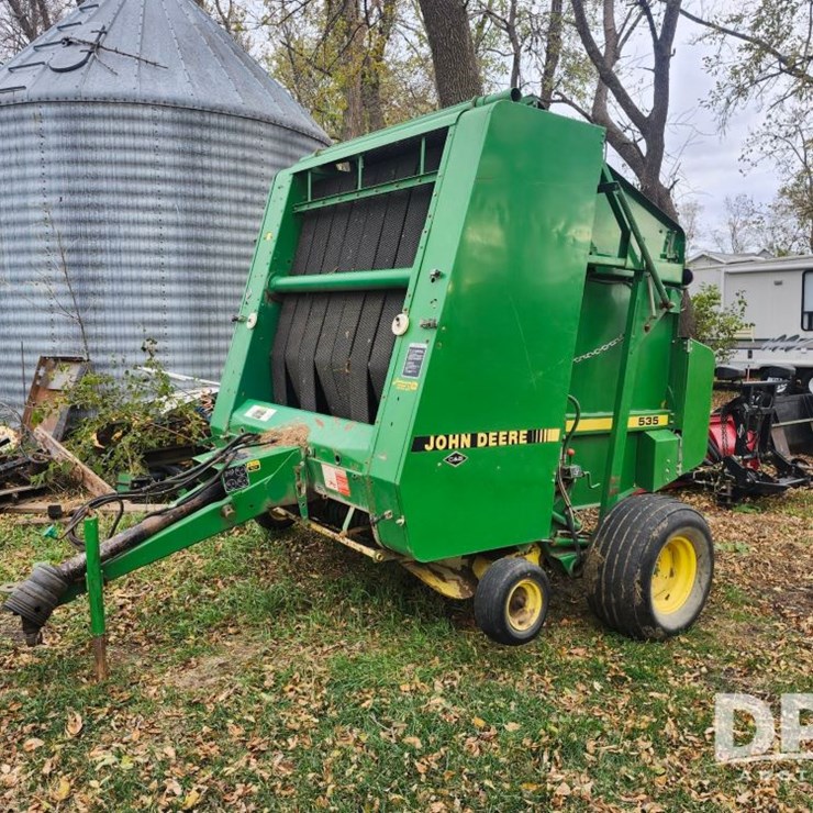 JOHN DEERE 535