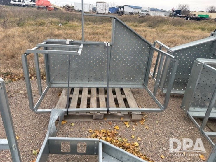 2-galvanized-platforms-(pd5311)-image-2