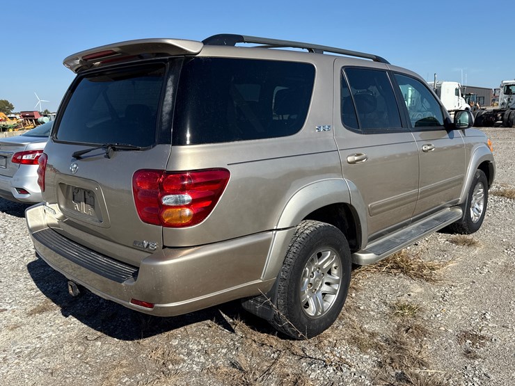 2004-toyota-sequoia-image-3