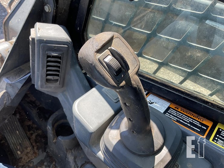 2017-deere-331g-image-17