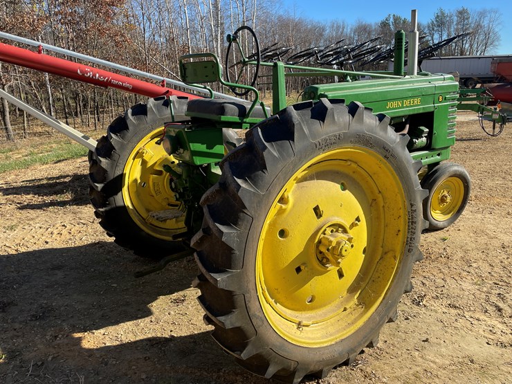 john-deere-b-image-3