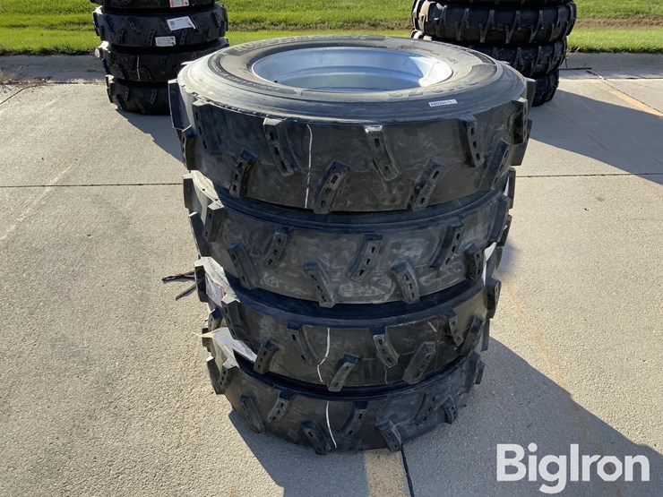 11r22.5-pivot-tires-&-rims-image-2