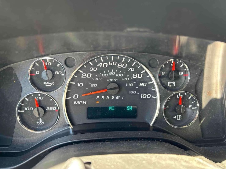 2012-chevrolet-express-3500-passenger-van-image-12