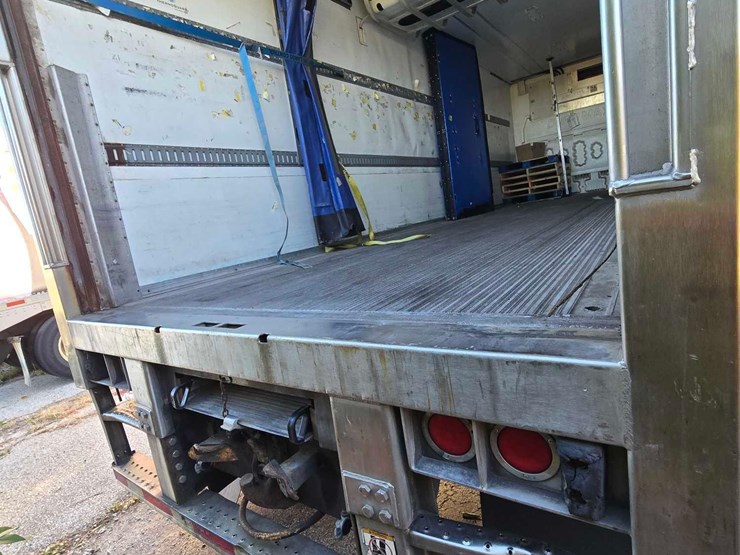 2015-great-dane-trailer-image-3