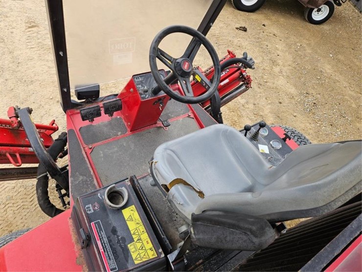 #3133-•-toro-reel-master-5200-fairway-mower-image-18