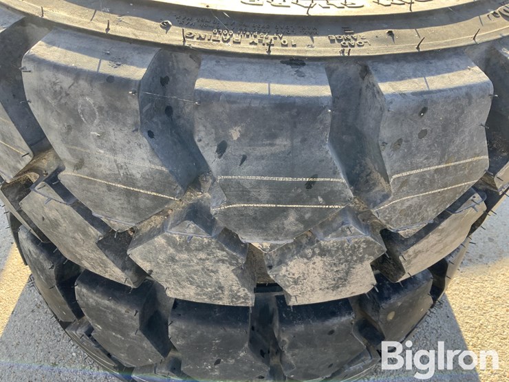 bkt-powertrax-hd-10-16.5-skid-steer-tires-image-10