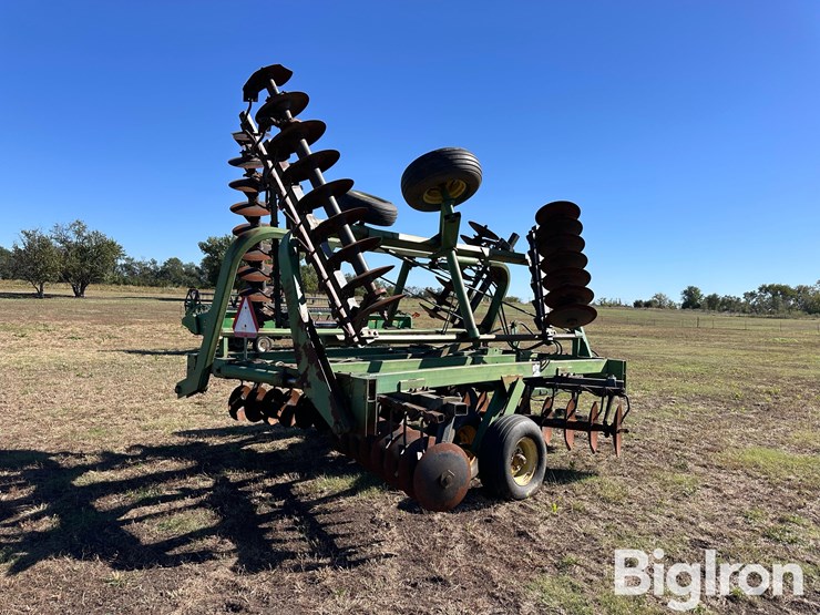 john-deere-235-image-5