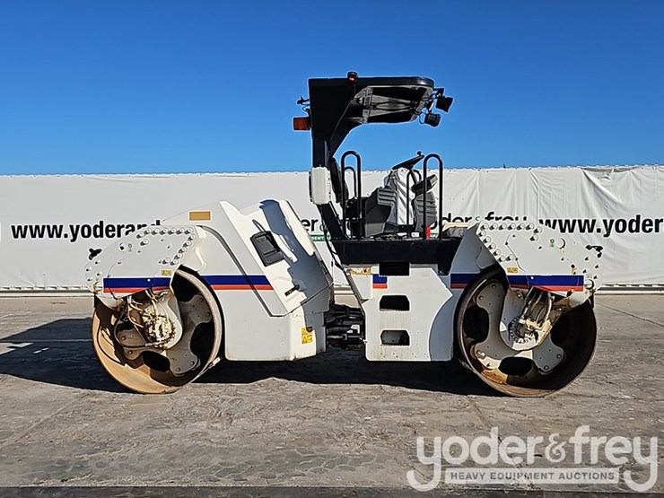 2014-caterpillar-cb54xw-image-6