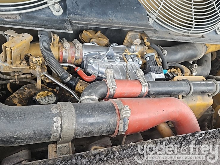 2012-caterpillar-ap-1055e-image-31