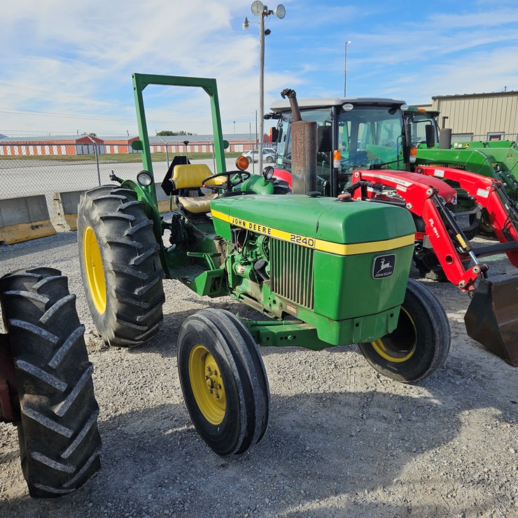 1979 JOHN DEERE 2240
