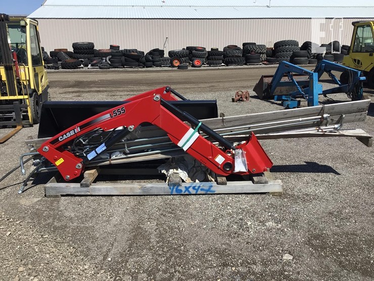 2022-case-ih-l555-image-2