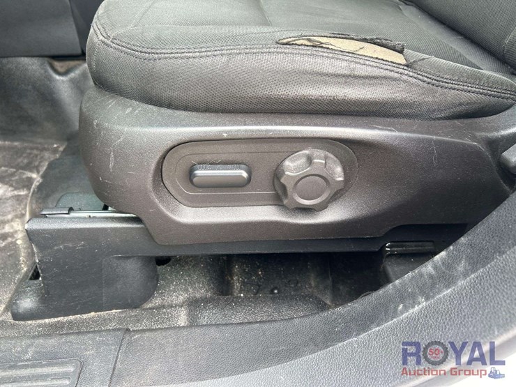 2017-ford-explorer-image-19