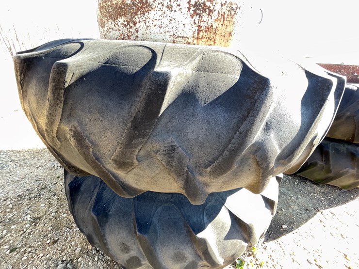 #5941-•-set-of-18.4-38-duals-image-14