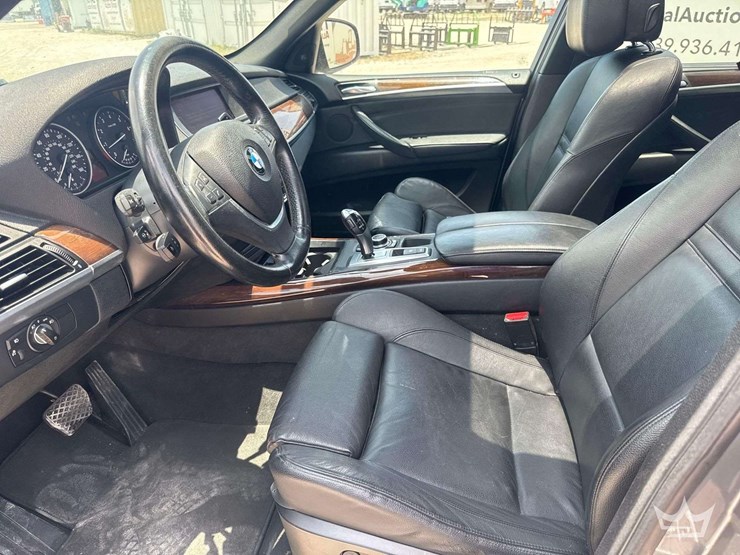 2013-bmw-x5-image-12