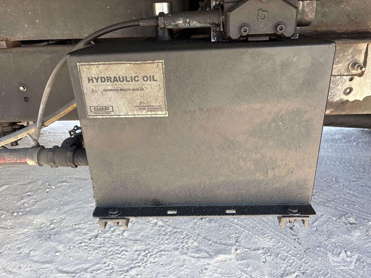 2017-ford-f650-image-16