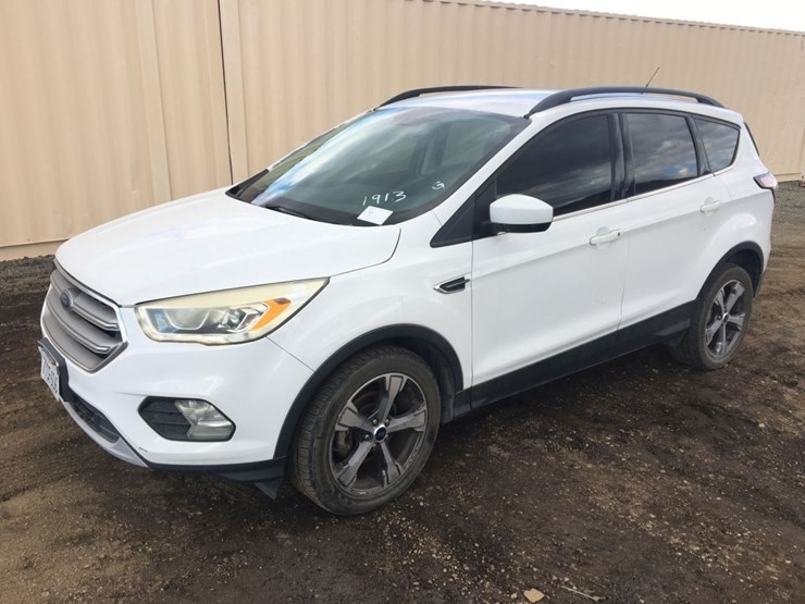 2017-ford-escape-se-image-1