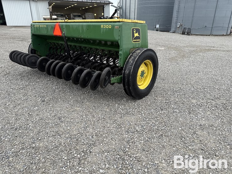 john-deere-8000-image-5