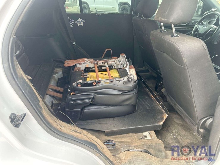 2018-ford-explorer-image-22