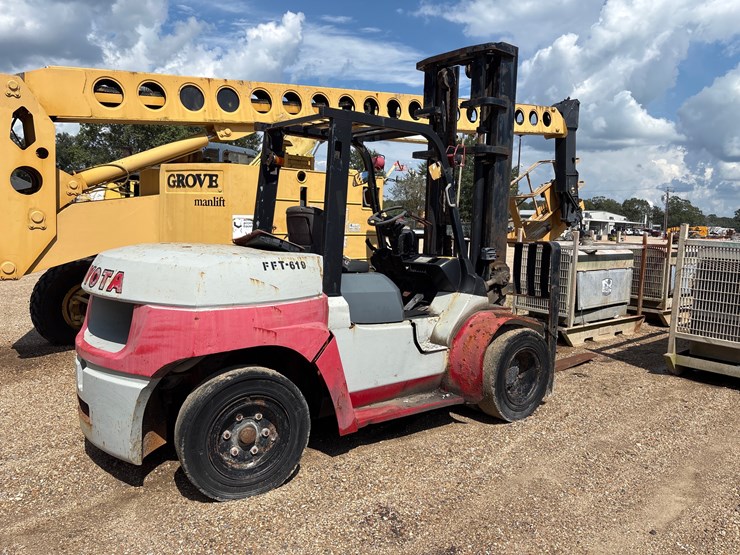 #2554-•-toyota-forklift-|-parts-or-repair-image-3